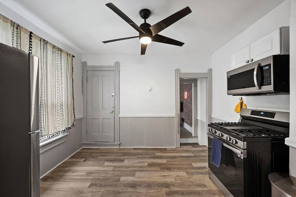 Center Of Little Italy #4 Apartment Кливланд Екстериор снимка
