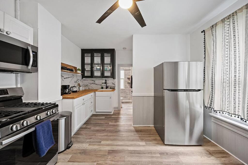 Center Of Little Italy #4 Apartment Кливланд Екстериор снимка