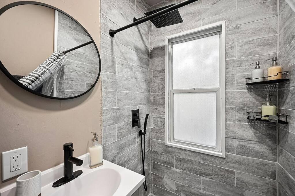 Center Of Little Italy #4 Apartment Кливланд Екстериор снимка